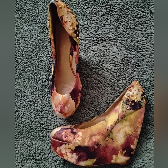 Aldo Shoes - ALDO Studded Floral Wedges Heels Shoes Women's Size 7